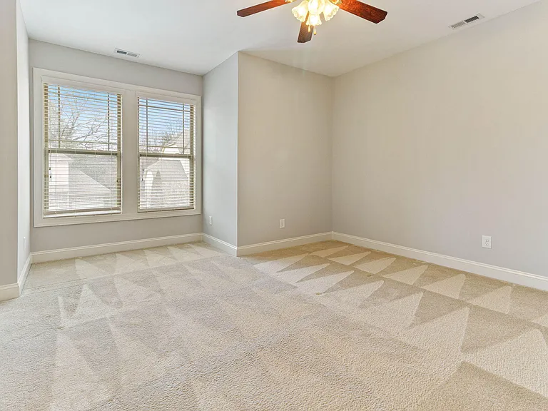 1528 Lily Creek Dr — Photo 24