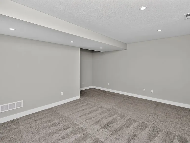 5638 Fernwood Dr — Photo 23