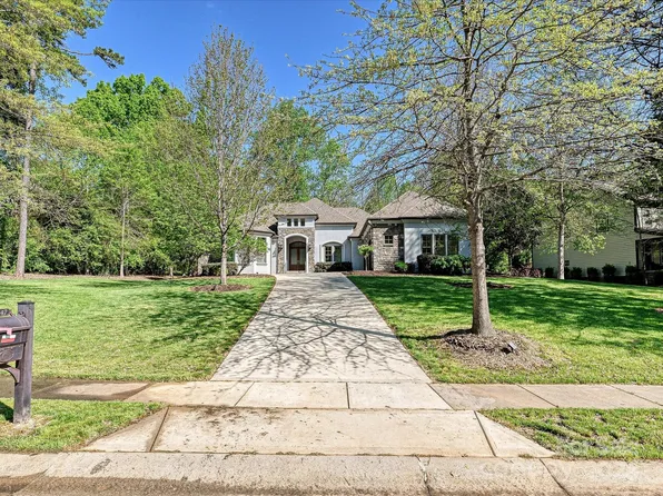 11447 Egrets Point Dr, Charlotte, NC 28278