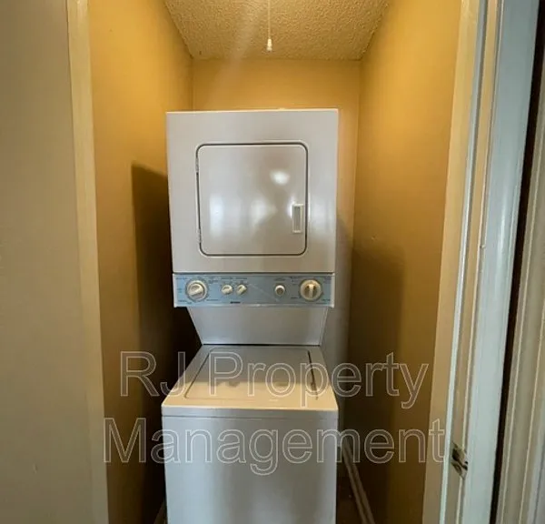 3566 Bristerwood Dr — Photo 13