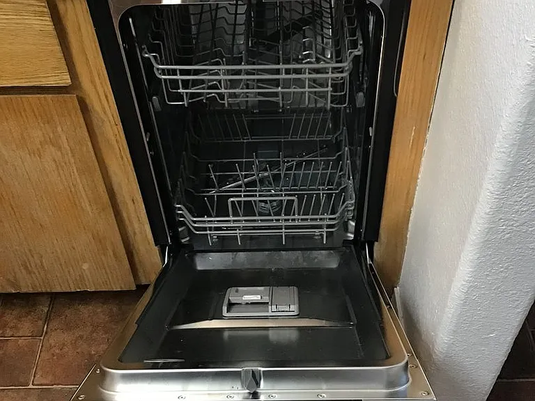 Main — Photo 5