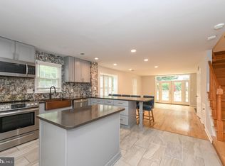 458 W Glebe Rd, Alexandria, VA 22305