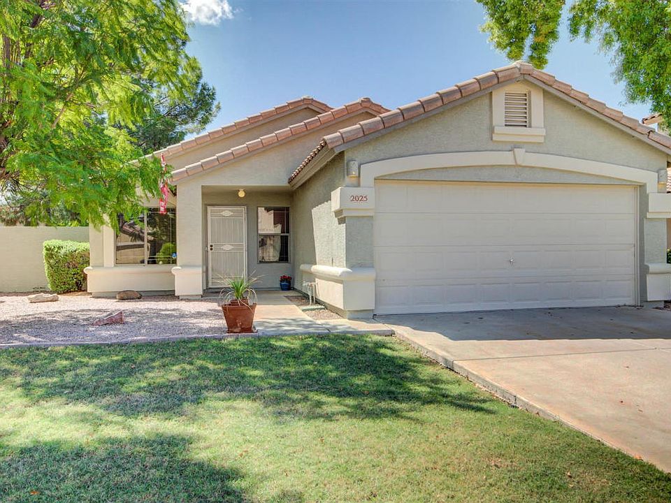 1st image of 2025 E Palomino Dr