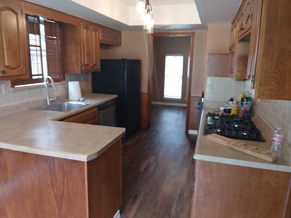 3rd image of 1907 Columbia Dr