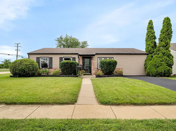 521 Amherst Ave, Romeoville, IL 60446