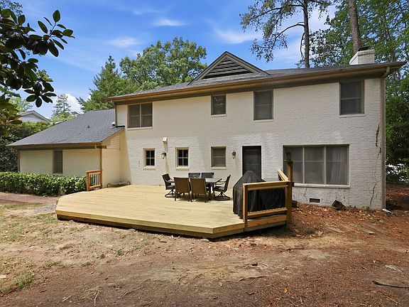 4th image of 3701 Lubbock Dr