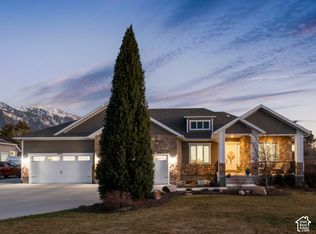 2420 E Royal Pine Cv, Cottonwood Heights, UT 84093