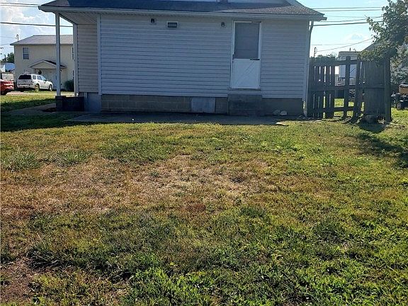3rd image of 4807 4th Ave