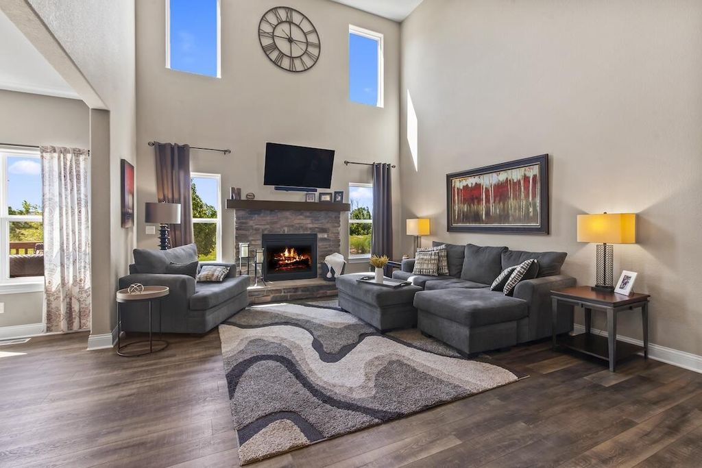 W229N4328 Baker COURT, Pewaukee, WI - More