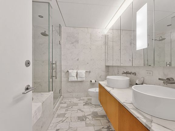 5th image of 18 W 48th St APT 12A