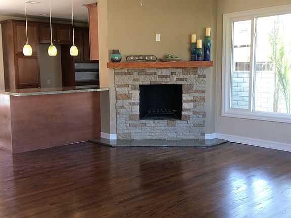 5th image of 336 Patricia Ave