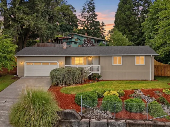 511 W 3rd Street, La Center, WA 98629