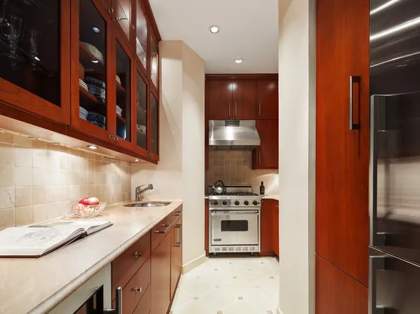 61 Irving Place image 4 of 13