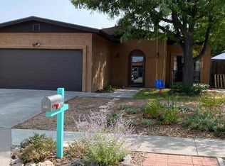 379 Ridgecrest Ave, Los Alamos, NM 87547