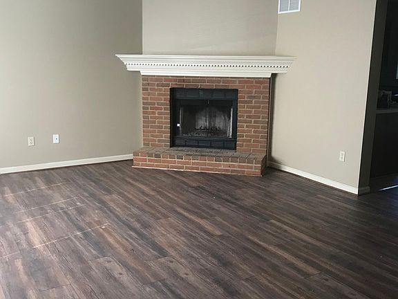 2nd image of 1113 Ashford Ln