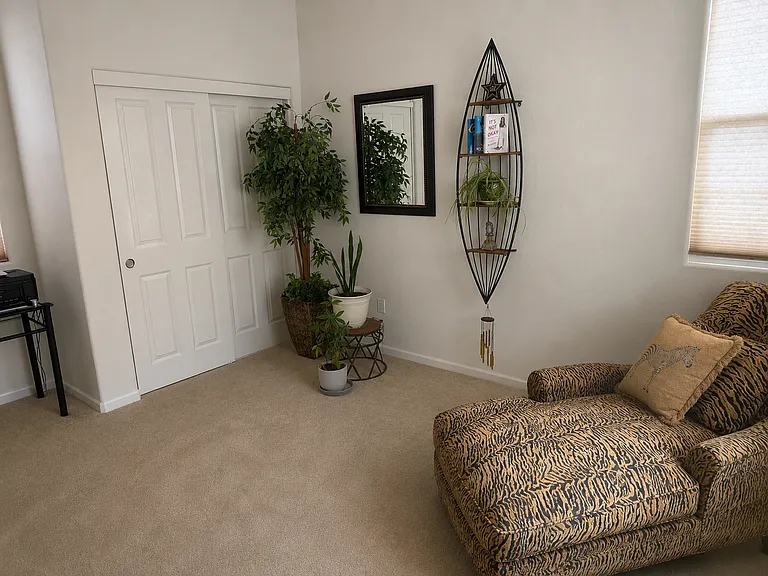 1076 S Fowler Ln — Photo 9