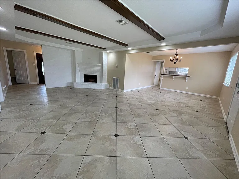 3814 Colvin St — Photo 2