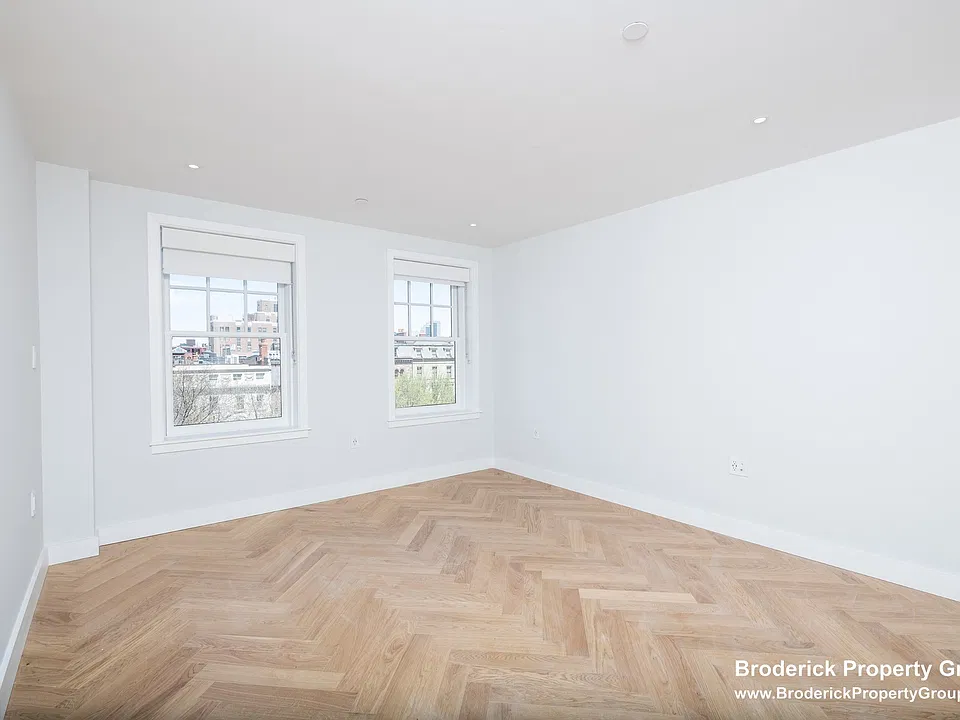 12 Commonwealth Ave #307