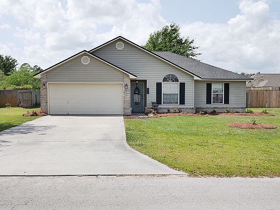 3rd image of 681 Fox Run Cir