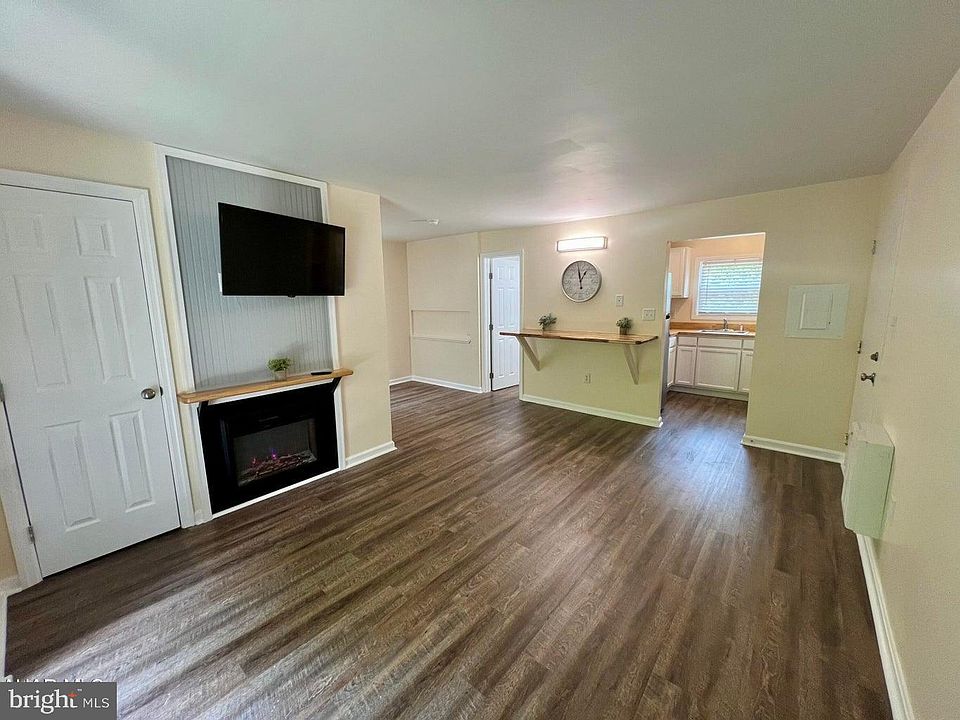 1st image of 209 E Valley Point Ln #C501