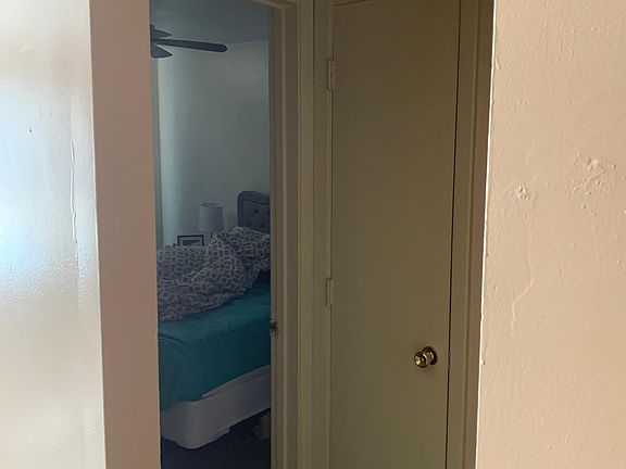 4th image of 401 4th St SE #8