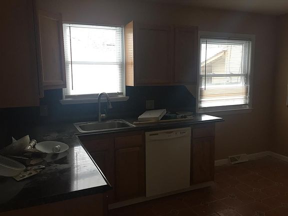 3rd image of 1715 E Granet Ave