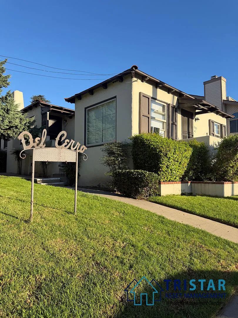 Del Cerro — Photo 1