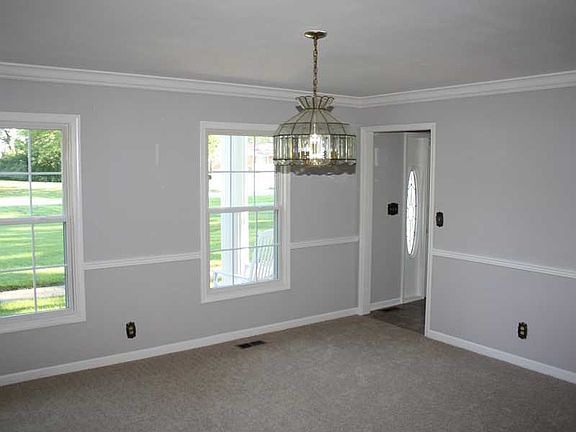 2nd image of 7055 Mardyke Ln