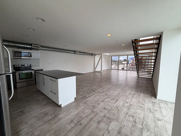 Kitchen with island