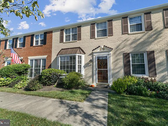 3rd image of 2509 N Dearing St