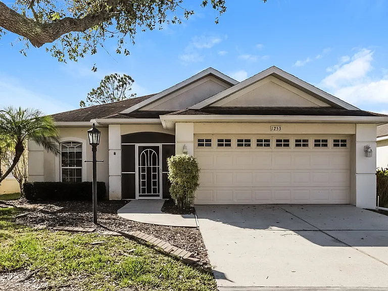 1253 Millbrook Cir — Photo 1