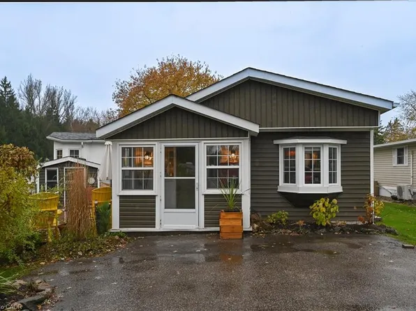 580 Beaver Creek Rd #223, Waterloo, ON N2J 3Z4