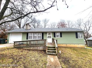 107 W Whitlow Dr, Fulton, MO 65251