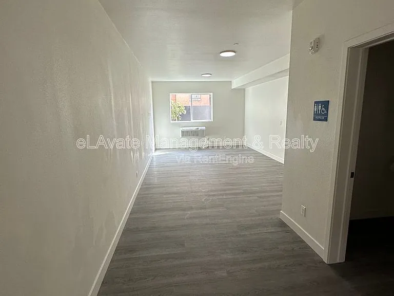 226 W 87th St #204 — Photo 7