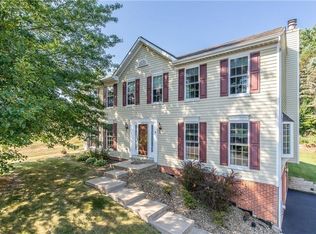 281 Shady Glen Dr, Coraopolis, PA 15108