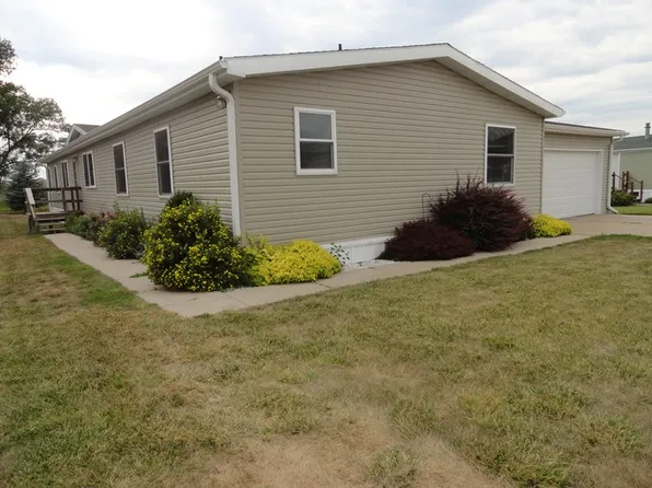 3301 Aurora St, Yankton, SD 57078