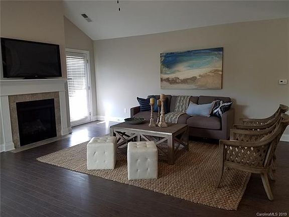 4th image of 2367 Villa Oaks Ct #5D