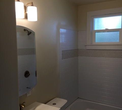 5th image of 639 Carolina St APT A