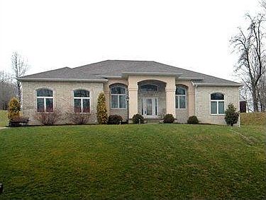 1st image of 10100 Lucia Ln