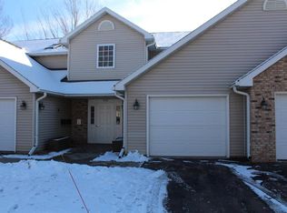 498 Cledell St UNIT 3, Oregon, WI 53575