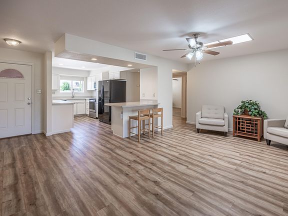 4th image of 10520 W PEORIA Avenue