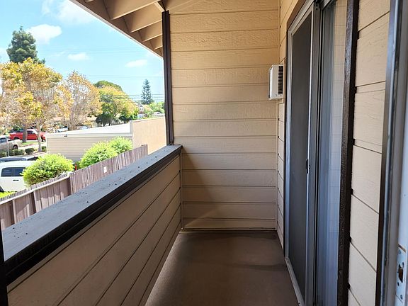 3rd image of 238 Avocado St APT D