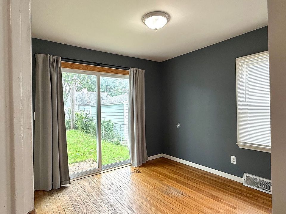 2330 Rowland Ave, photo 11