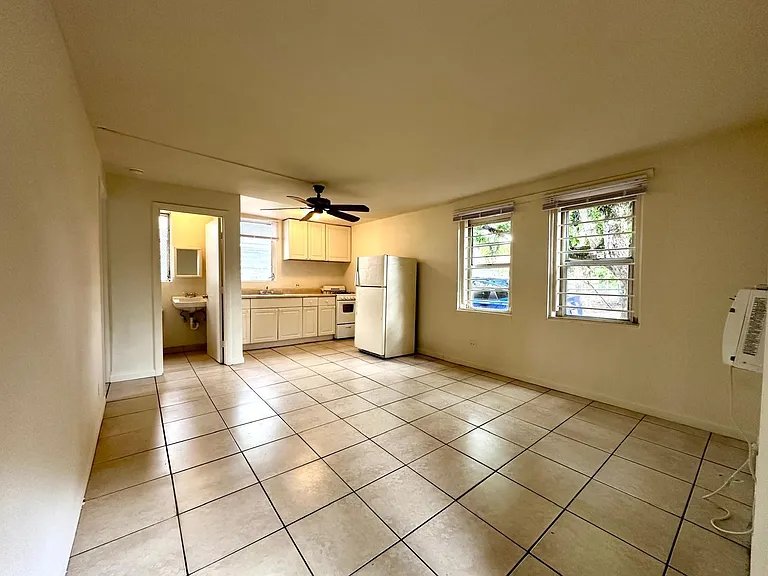610 33rd St #1/2 — Photo 3