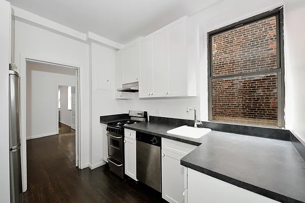 Rented by Aether Property Group | media 2