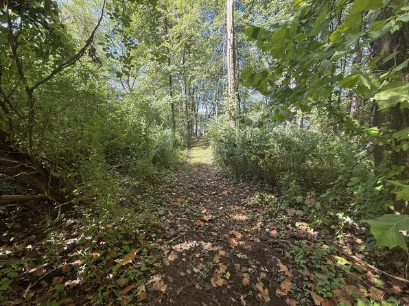 7603 Cliff Point Ln, Ooltewah, TN 37363