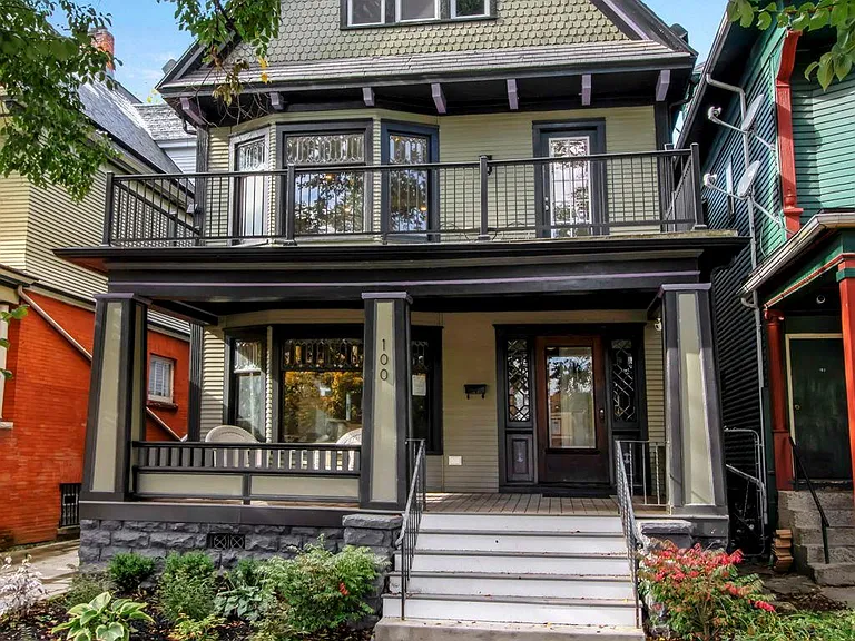100 Richmond Ave #UPPER — Photo 1