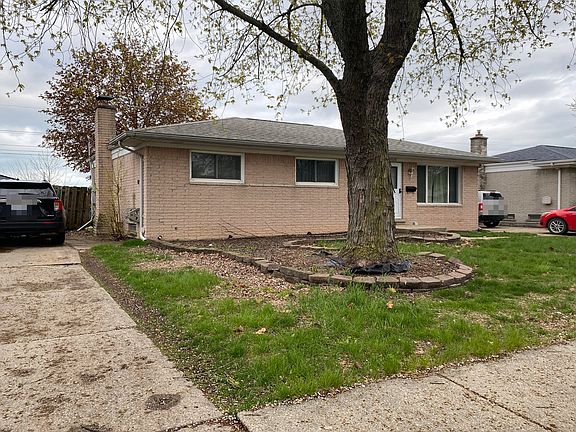 3rd image of 27628 Woodmont St