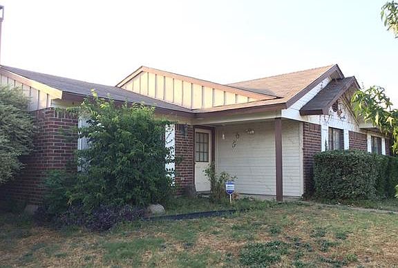 3rd image of 1007 Meadow Run Dr