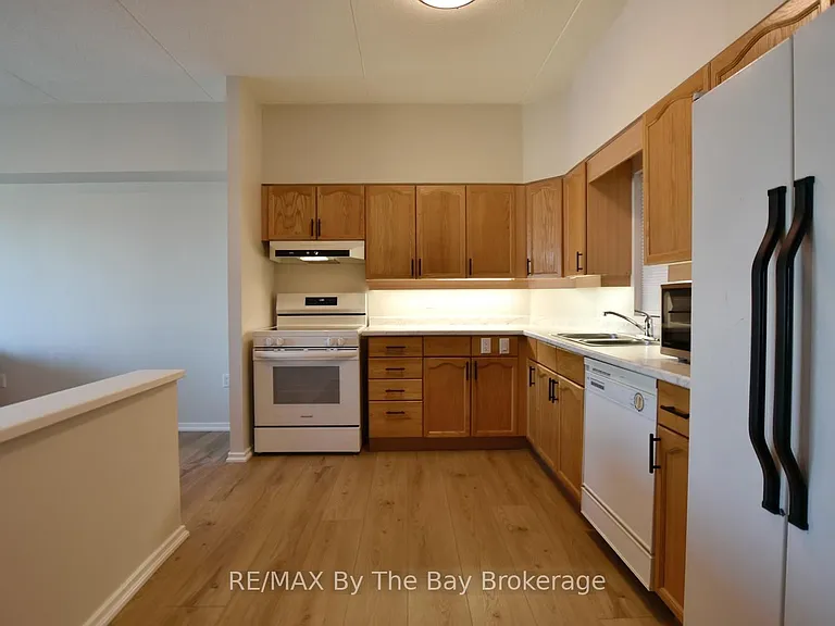 49 Raglan St #109 — Photo 5